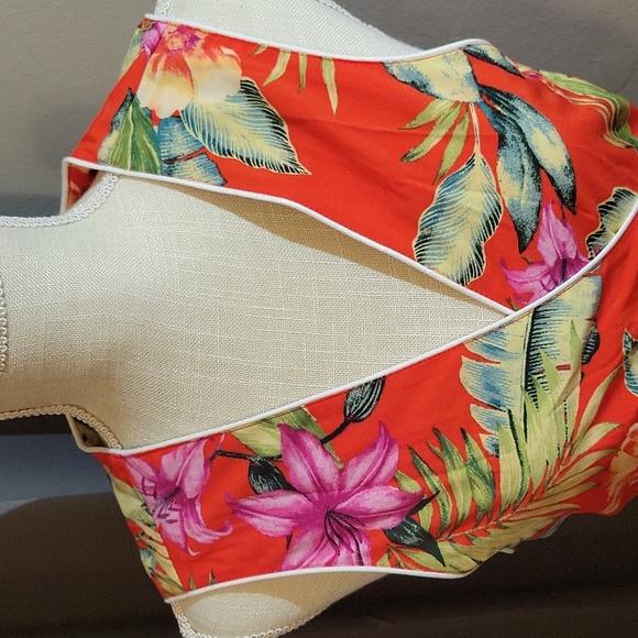 Forever 21 Floral Print Wrap Top w/tie - Picture 2 of 8